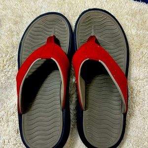 Sz 12 unisex rubber flip flops